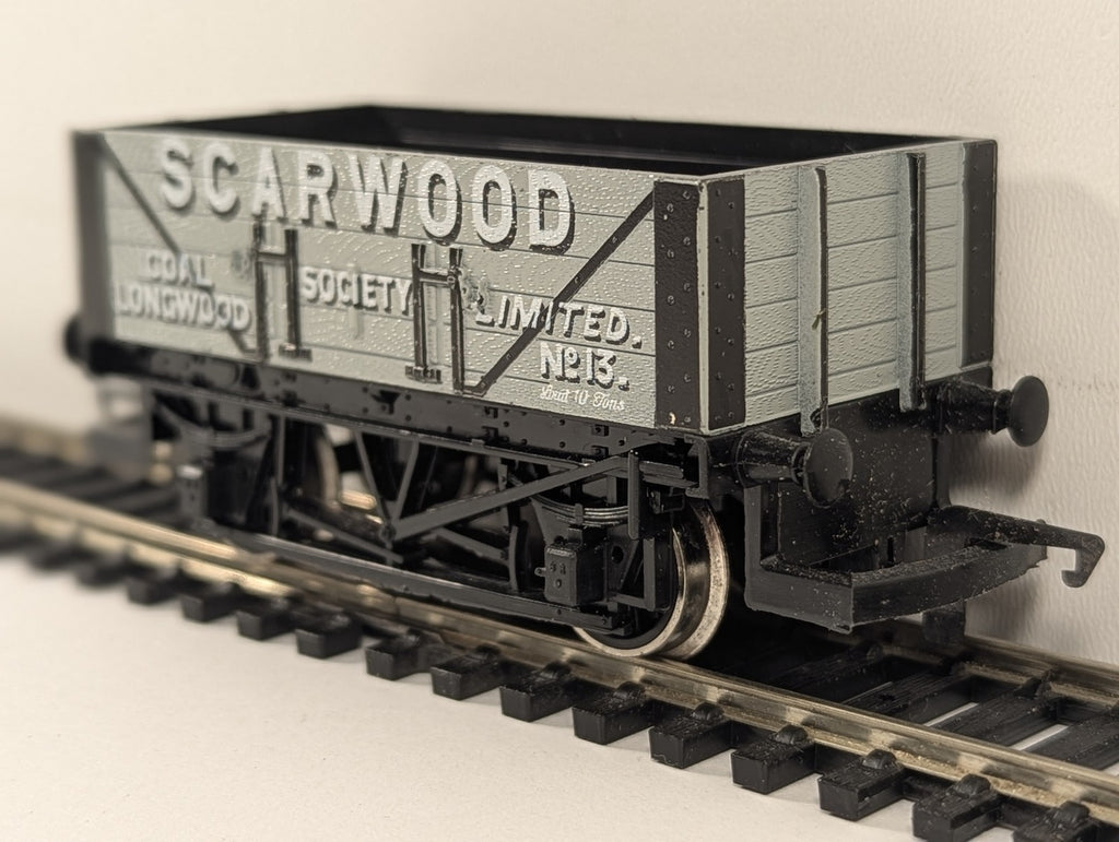 Hornby OO Gauge Scarwood 5-Plank Wagon Goods Wagon 13 Scarwood Coal Society Grey