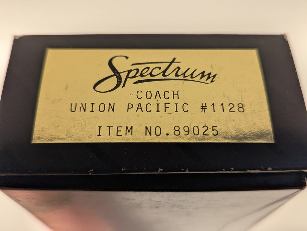 Bachmann Spectrum HO Gauge Heavyweight Coach Passenger Coach 1114 Union Pacific