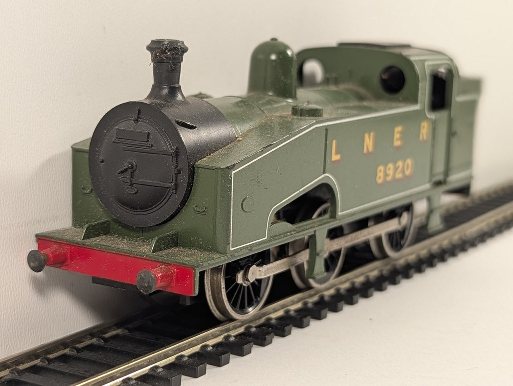 Lima OO Gauge Class J50 0-6-0T Steam Locomotive 8920 LNER Green 205111