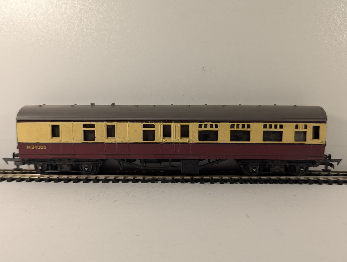 Tri-ang OO Gauge BR Mk1 Brake Coach Passenger Coach M34000 BR Crimson & Cream