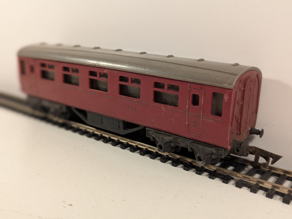 Tri-ang OO Gauge LMS Passenger Coaches