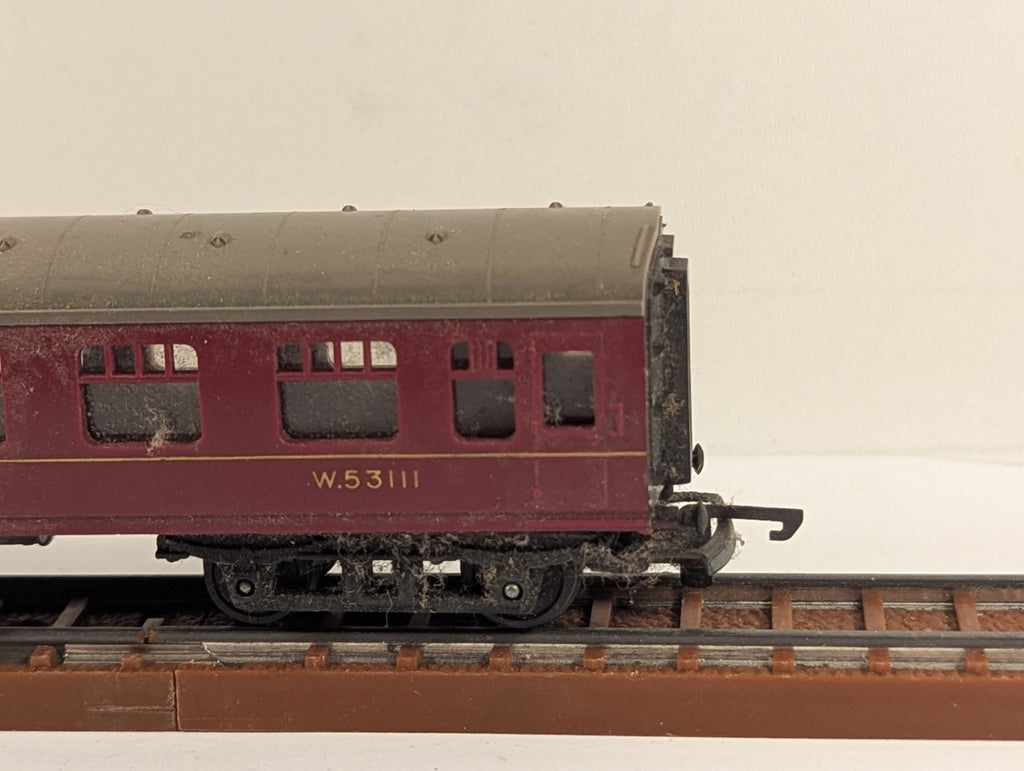 Tri-ang TT Gauge T83 Mk1 Brake Second Coach Maroon W53111