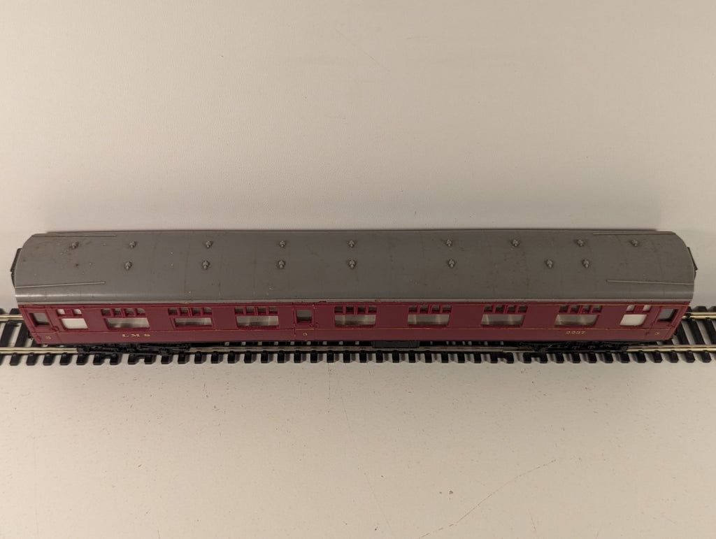 Hornby OO Gauge LMS Mk1 Corridor Full 3rd Coach