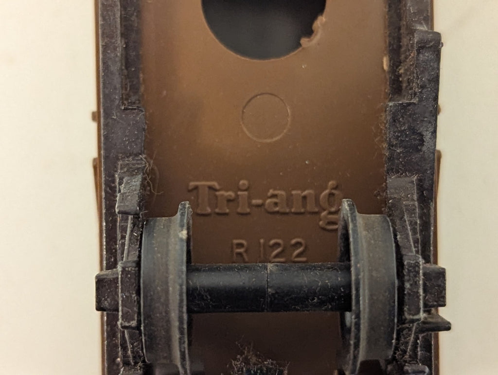 Tri-ang OO Gauge Cattle Wagon Goods Wagon M3712 BR Brown R122