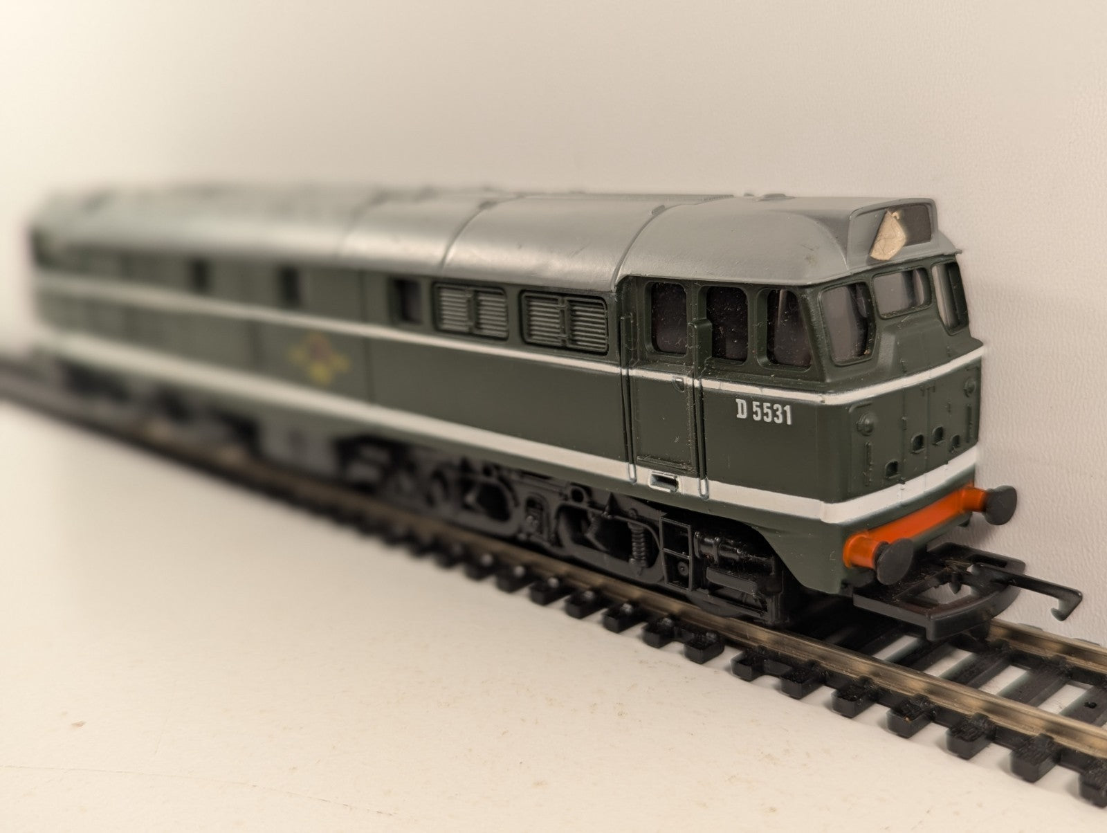 Airfix 54101-9 OO Gauge BR Class 31 Diesel Locomotive - damaged decals