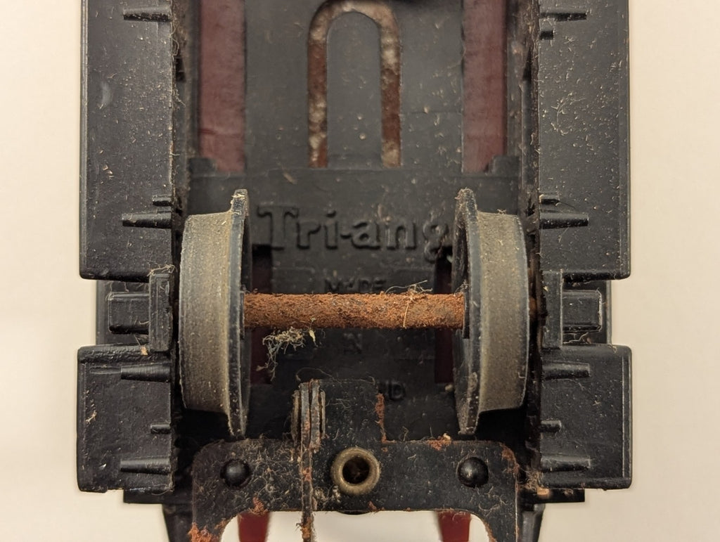 Tri-ang R16 OO Gauge ER 20 Ton Brake Van M73031 – BR Brown