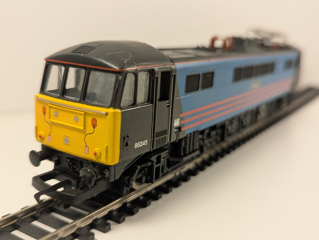 Hornby R2242 Virgin Bo-Bo Electric Locomotive Class 86 No. 86245 “Caledonian”