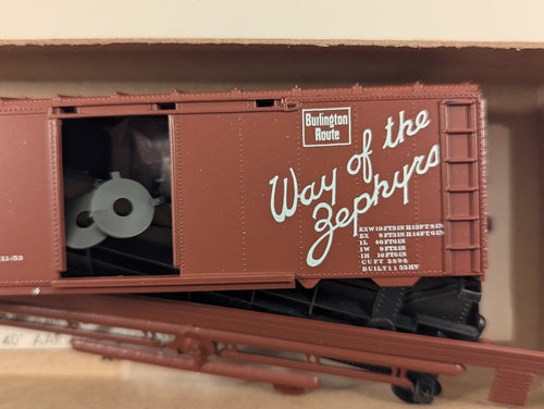 Athearn HO 40ft Box Car Burlington Route Kit