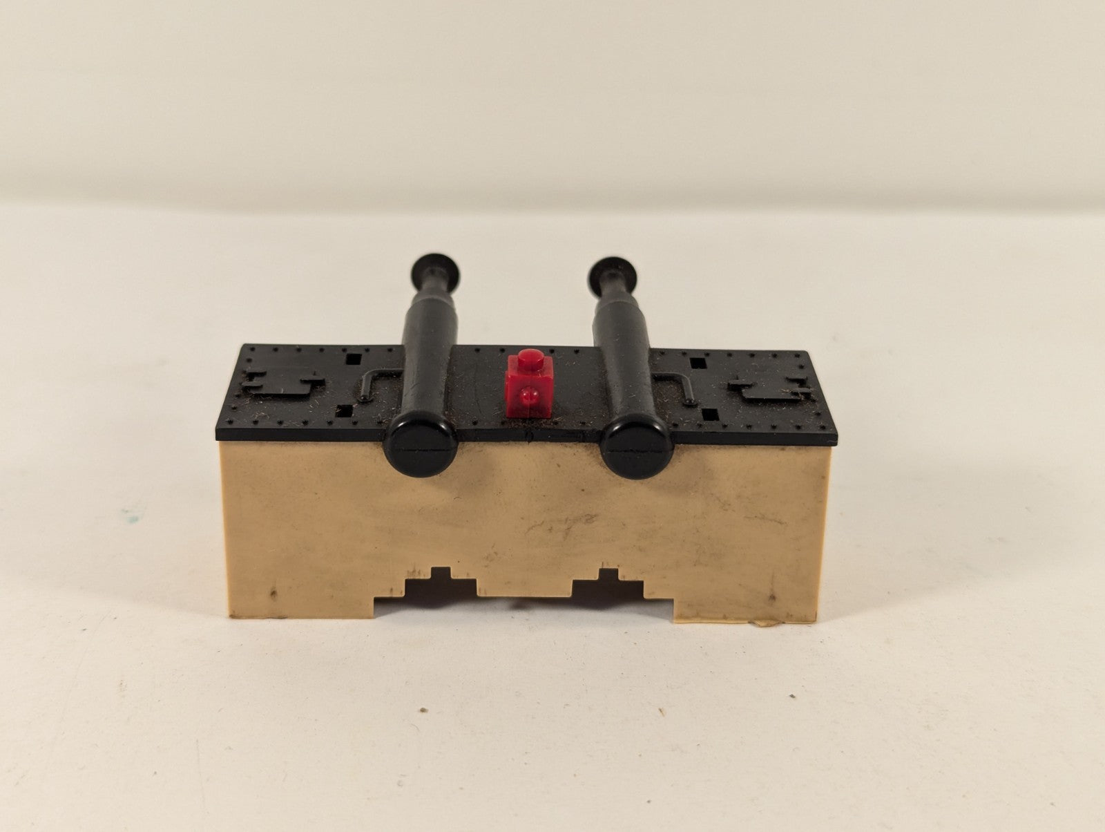 Tri-ang Hornby R394 BR Hydraulic Buffer Stop Cream