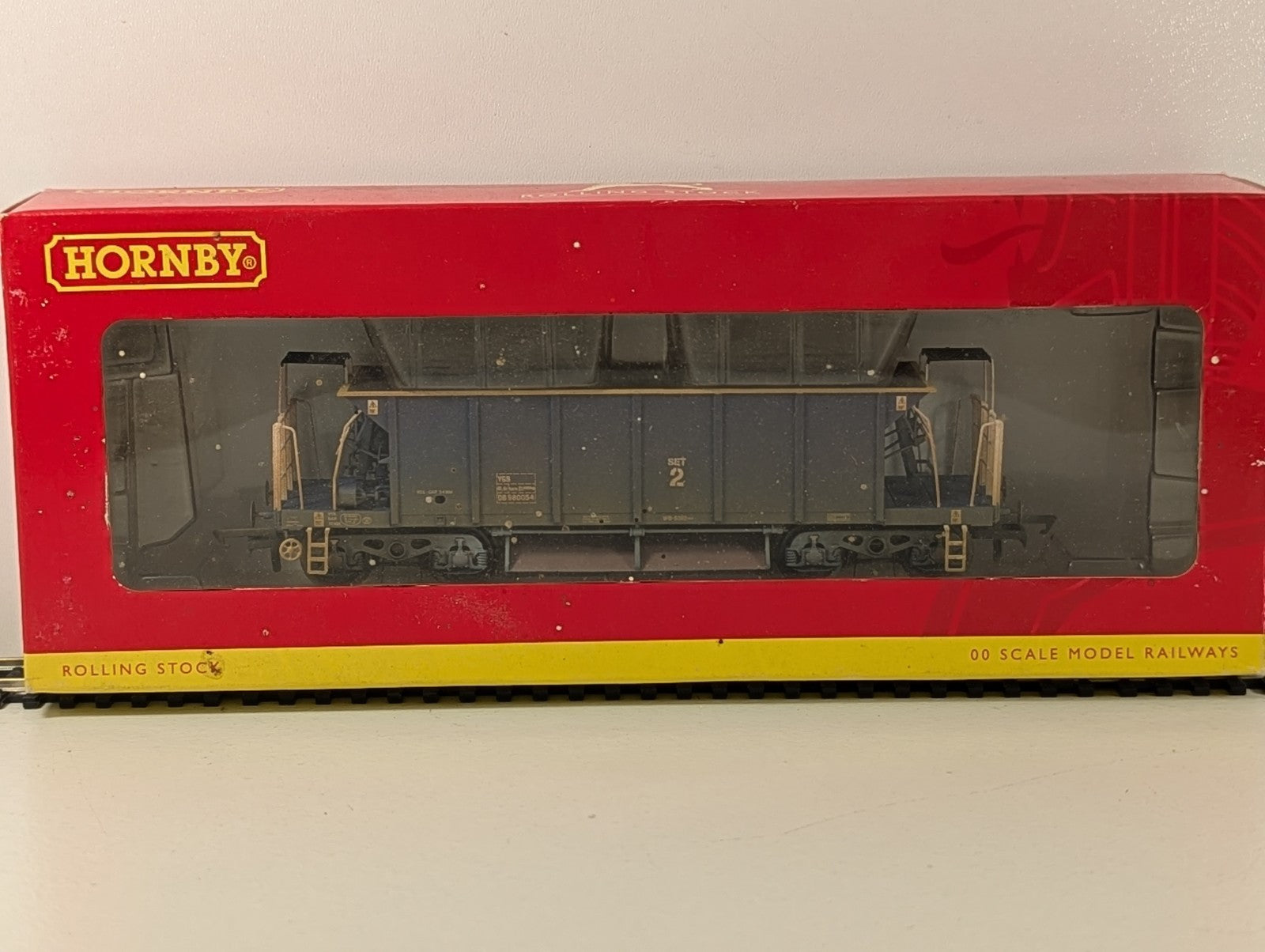 Hornby R6287C OO Gauge YGB “Seacow” Hopper DB980054 – Factory Weathered
