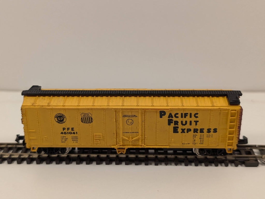 Bachmann N Gauge Pacific Fruit Express (PFE) Refrigerator Boxcar – “Reefer”