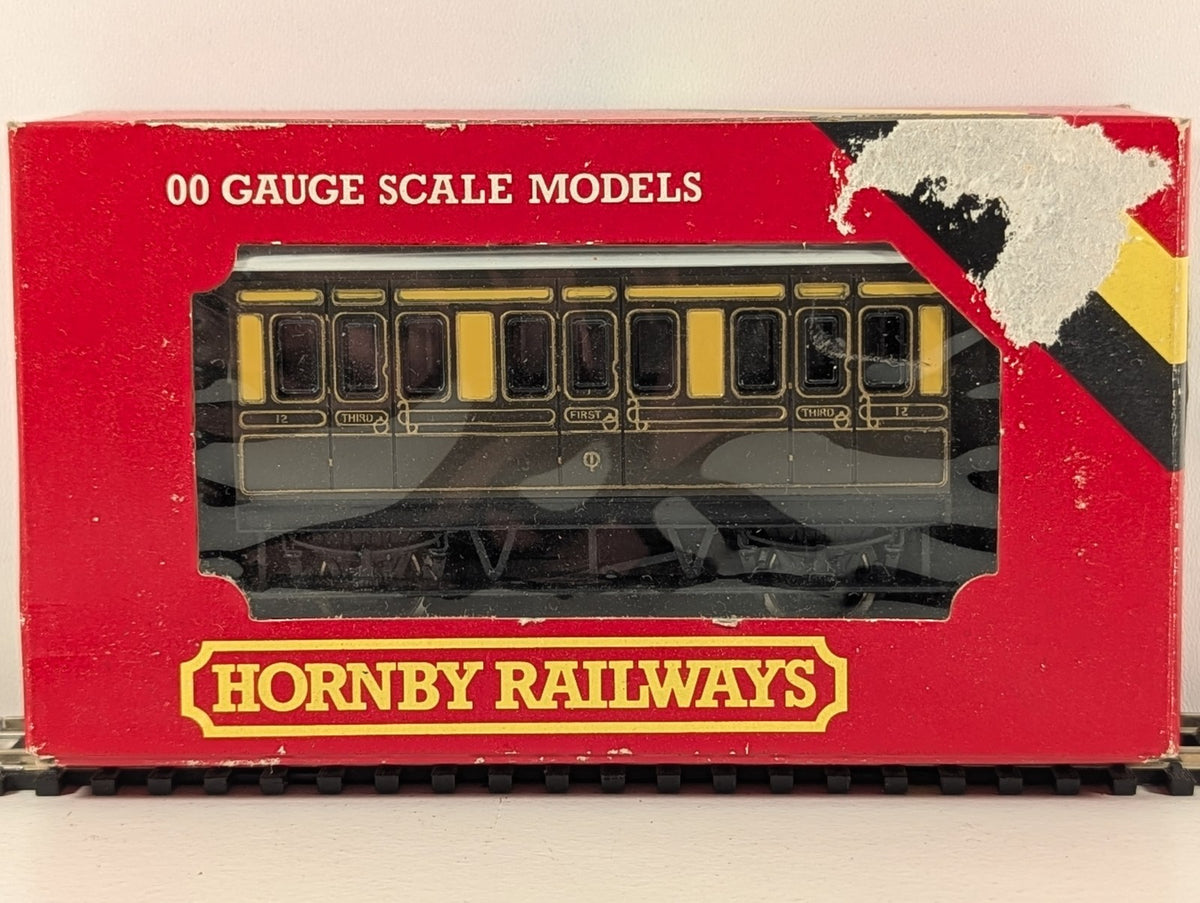 Hornby OO Gauge GWR 4-Wheel Coach R446