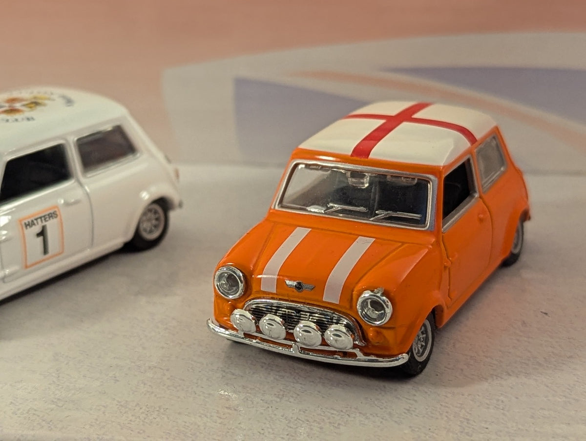 Oxford Diecast 1:76 Scale Triple Mini Set (Luton Town FC Hatters Edition)