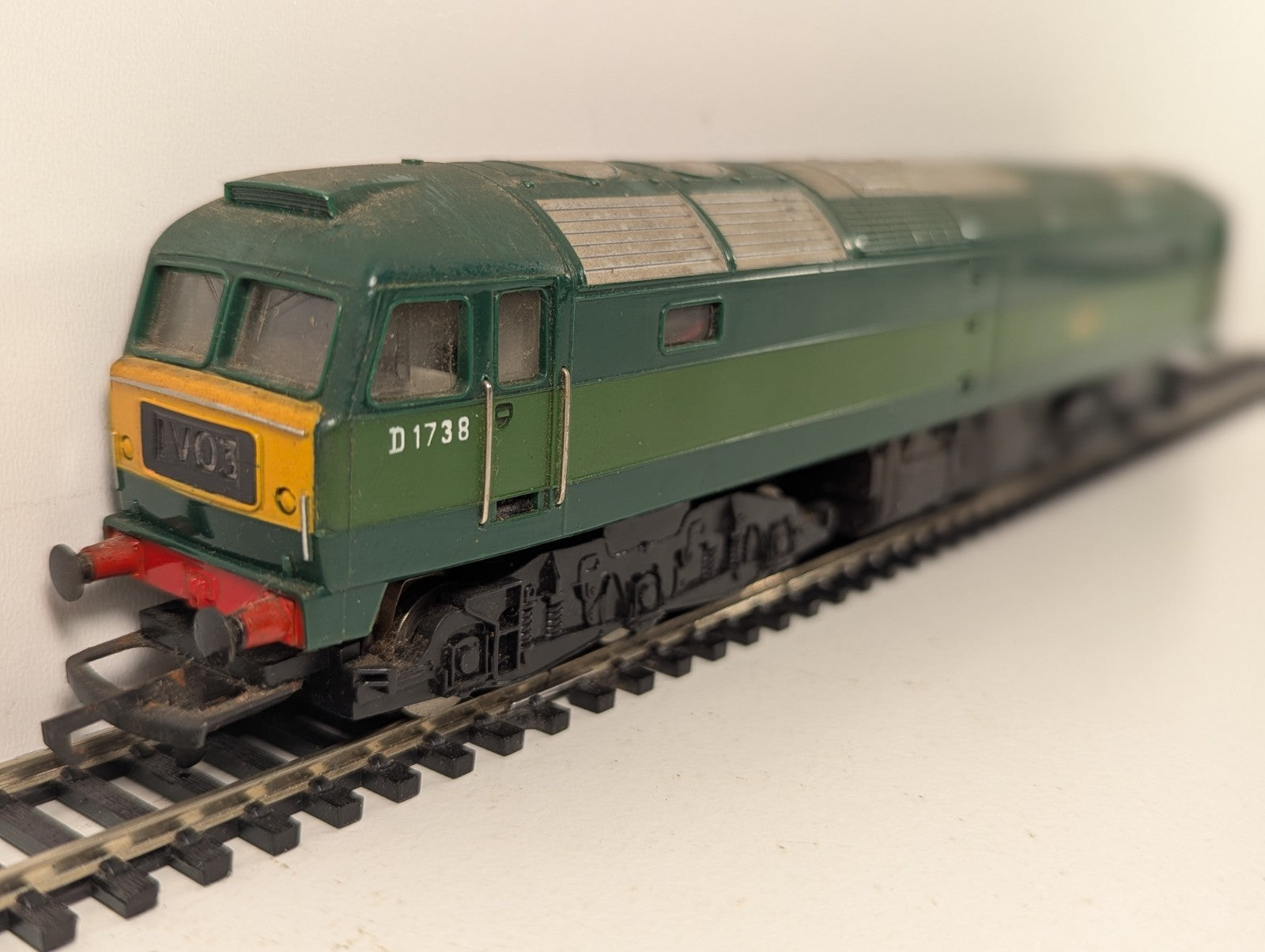 Hornby OO Gauge BR Class 47 Diesel Locomotive D1738 BR Two-Tone Green