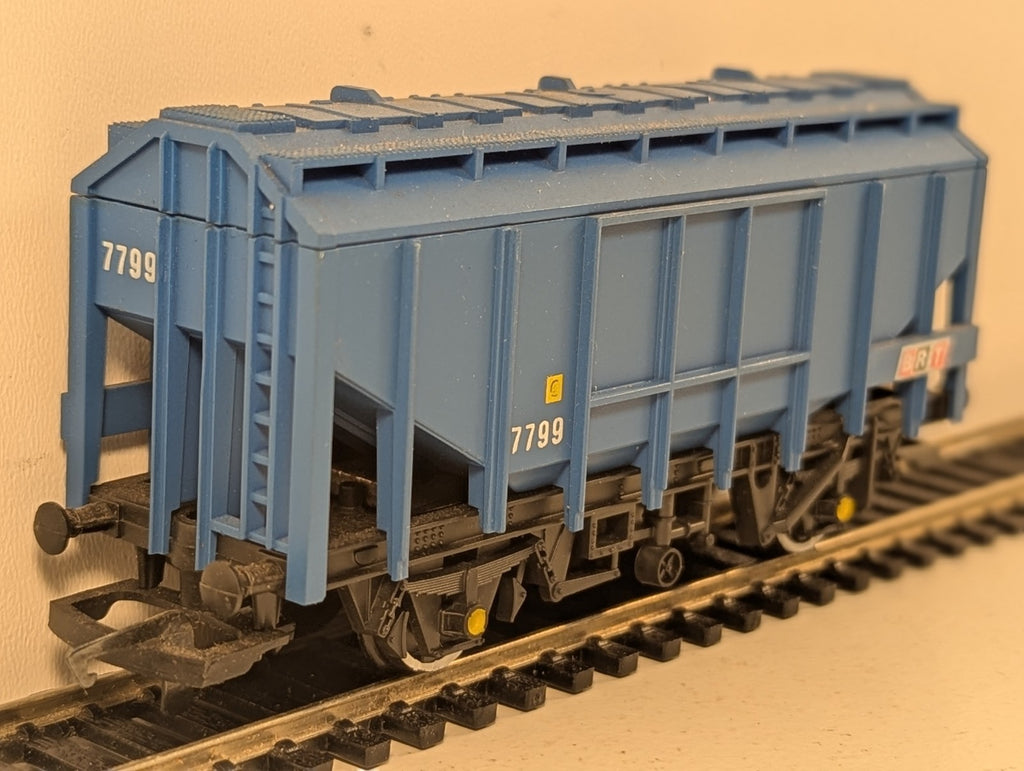 Hornby R.023 Bulk Grain Hopper Wagon
