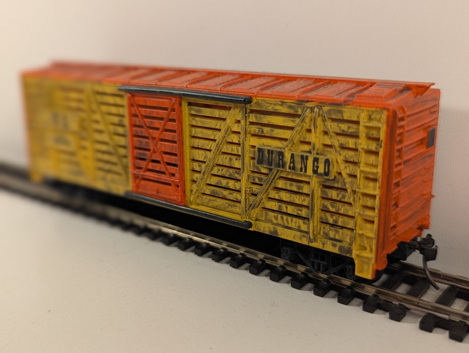 Tyco HO Scale KC & Durango Cattle Stock Car #40394 – Weathered