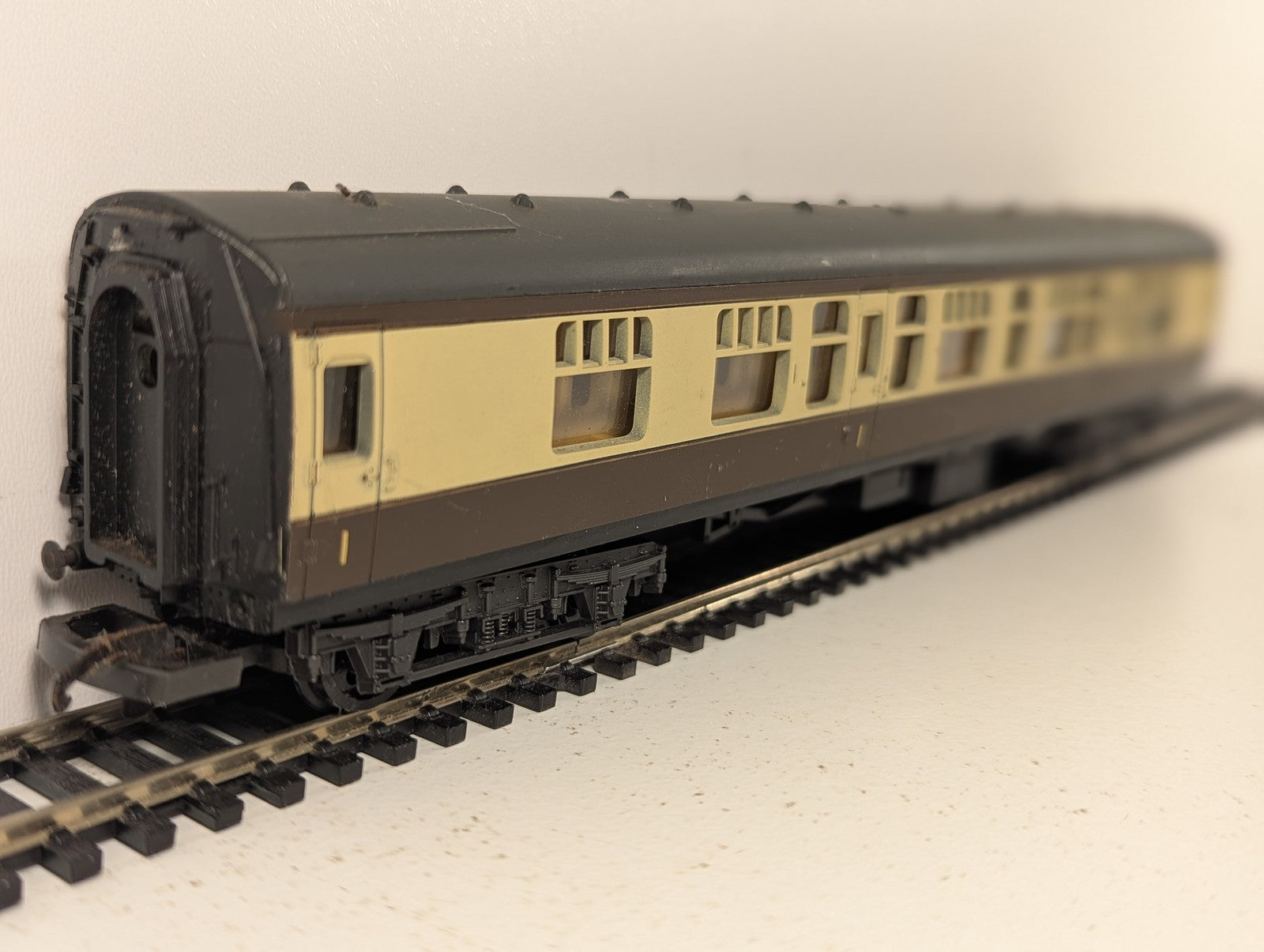 Lima OO Gauge BR Corridor Composite Coach Passenger Coach W24624