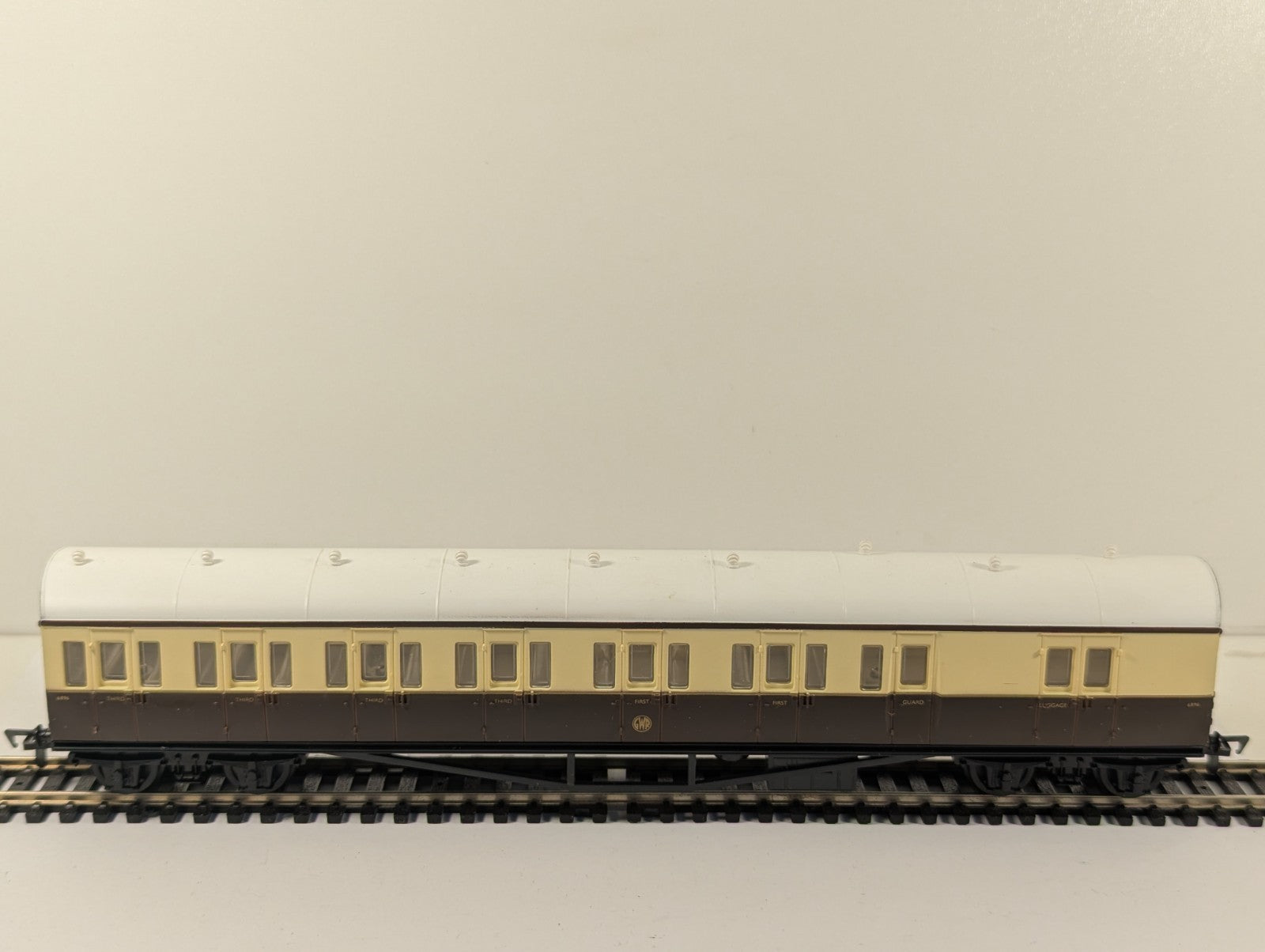 Airfix OO Gauge GWR Suburban B Set Coach Boxed