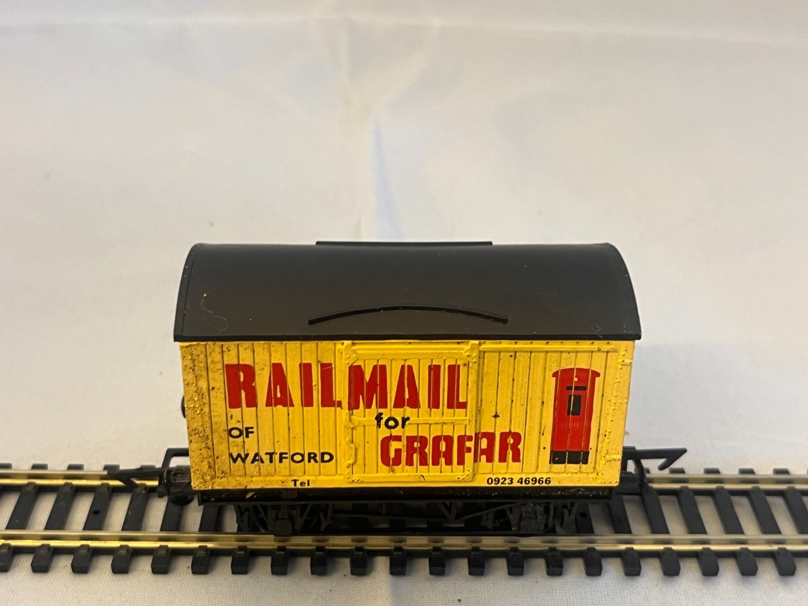Graham Farish OO Gauge RailMail for Grafar Box Van
