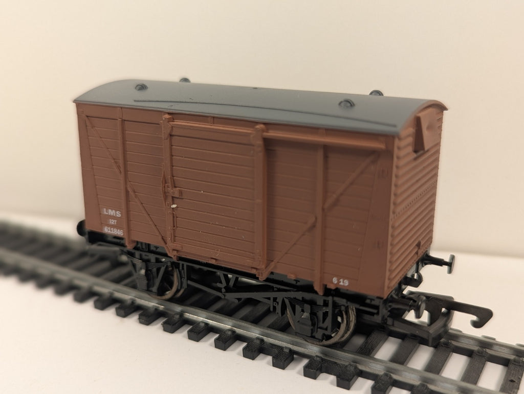 Dapol B567 OO LMS Vent Van