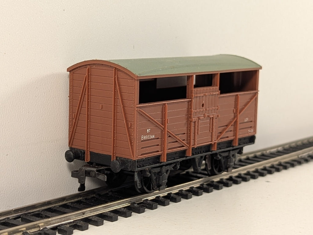 Hornby Dublo 32021 OO Gauge BR Brown 8-Ton Cattle Wagon - Boxed