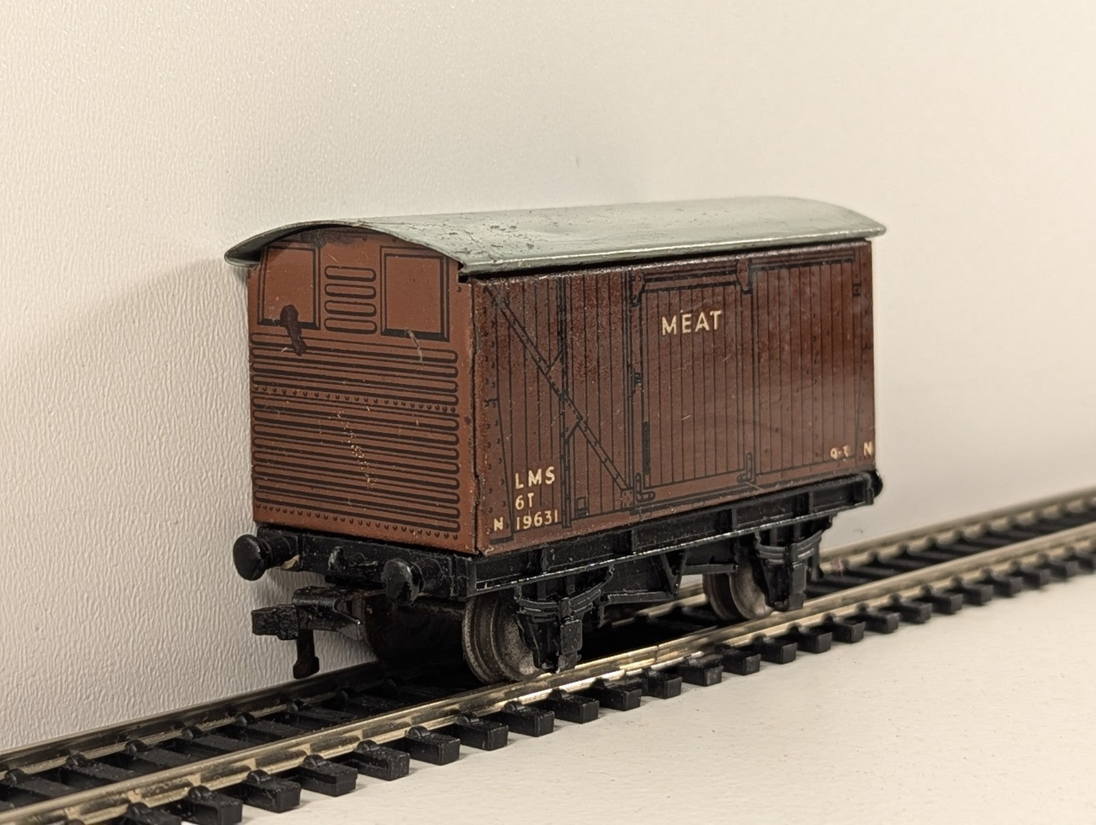 Hornby Dublo 32065 OO Gauge BR Brown D1 Meat Van - Boxed