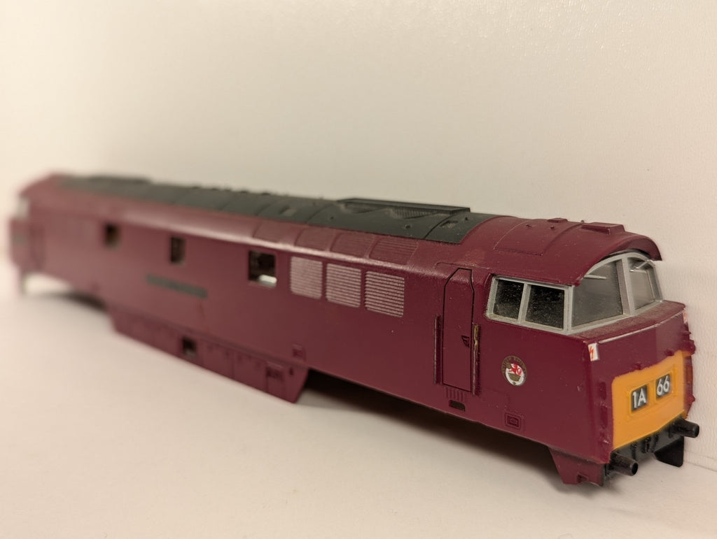 Lima OO Gauge Class 52 Western Gladiator Body Shell D1016 BR Maroon 205121