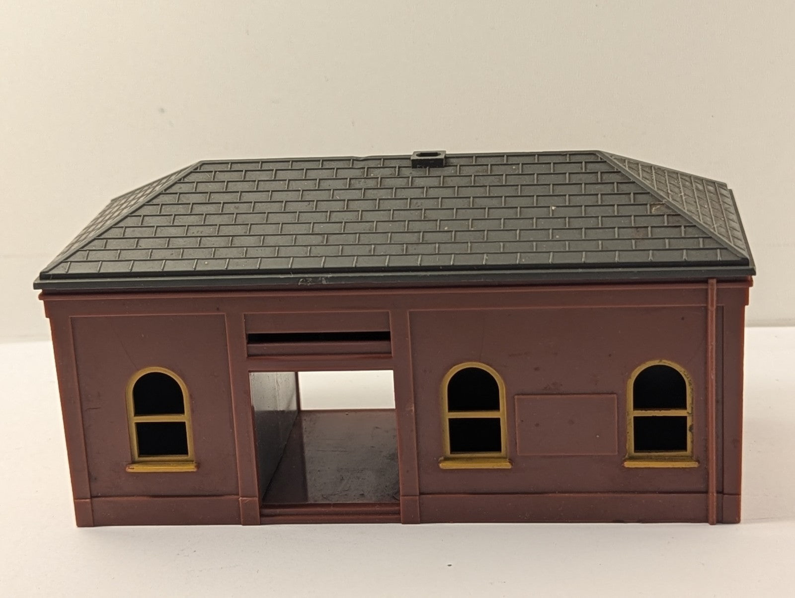 Tri-ang OO Gauge R60 Station Waiting Room Building