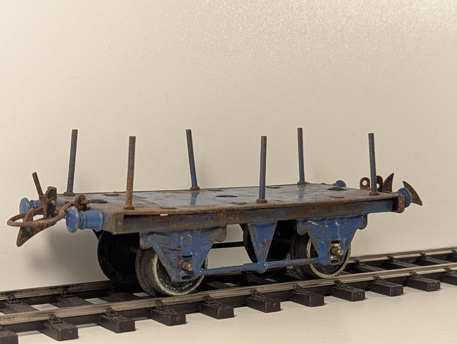 Hornby Series O Gauge Tinplate Stake Wagon Blue