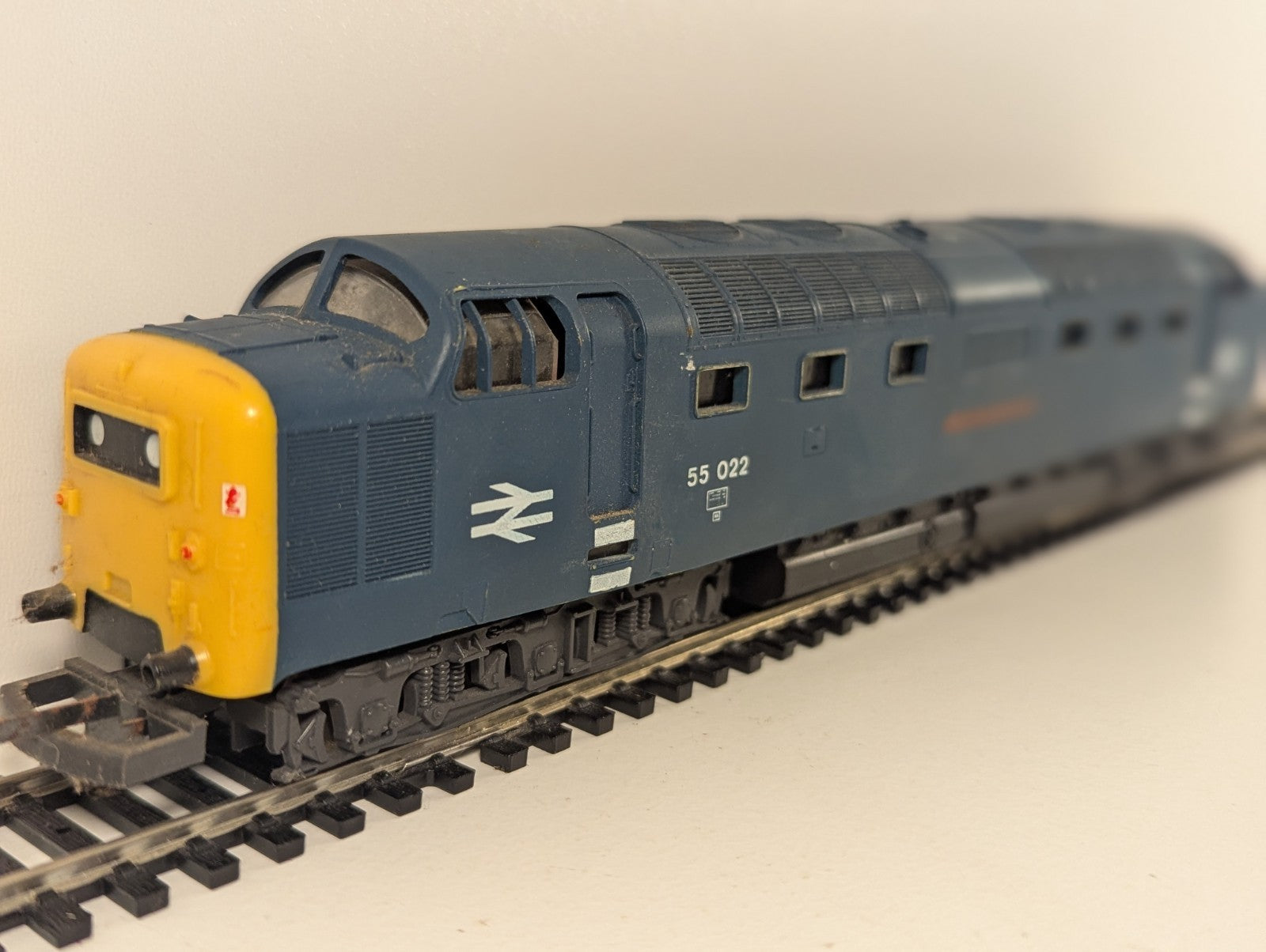 Lima 205106 BR Blue Class 55 Deltic 55022 Royal Scots Grey – OO Gauge