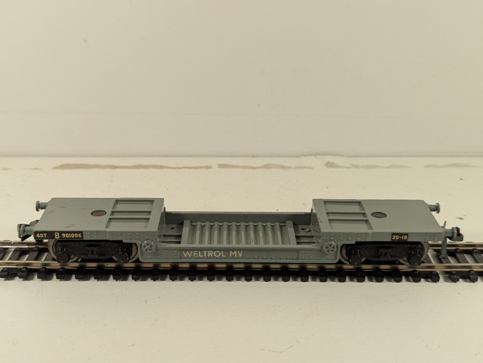 Hornby Dublo 32059 40 Ton Bogie Well Wagon OO Gauge - Boxed