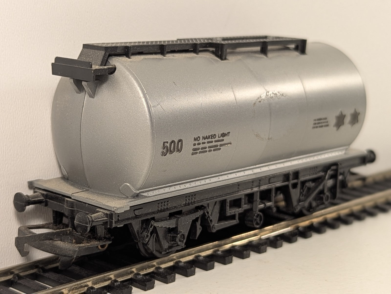 Hornby OO Gauge Silver 20 Ton Tank Wagon