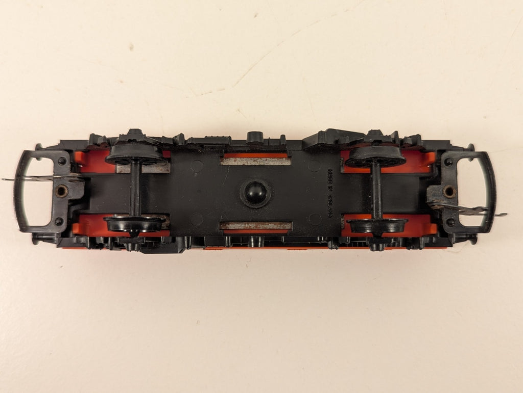 Hornby R224 OO Gauge Flat Wagon Missing Wheel Load