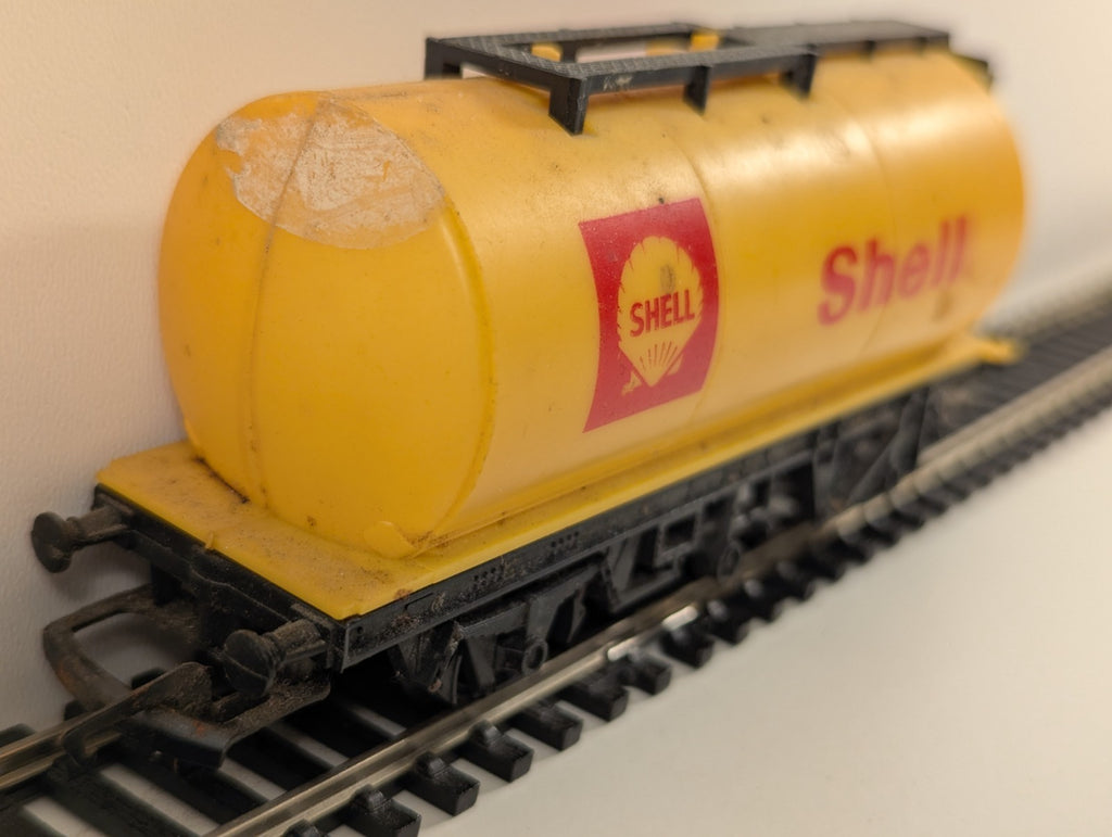 Hornby R132 TTA Tank Wagon “Shell” – OO Gauge
