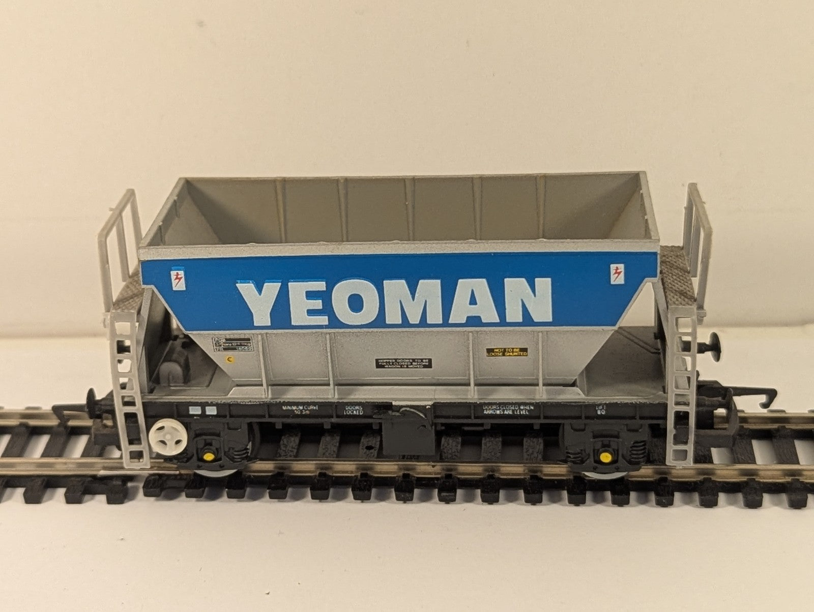 Hornby R213 PGA Hopper Wagon