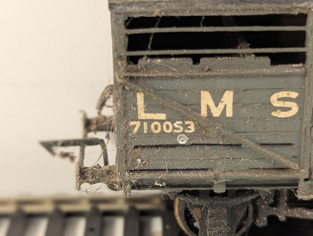 Kitbuilt OO Gauge LMS Cattle Wagon Goods Wagon 710053 LMS Grey