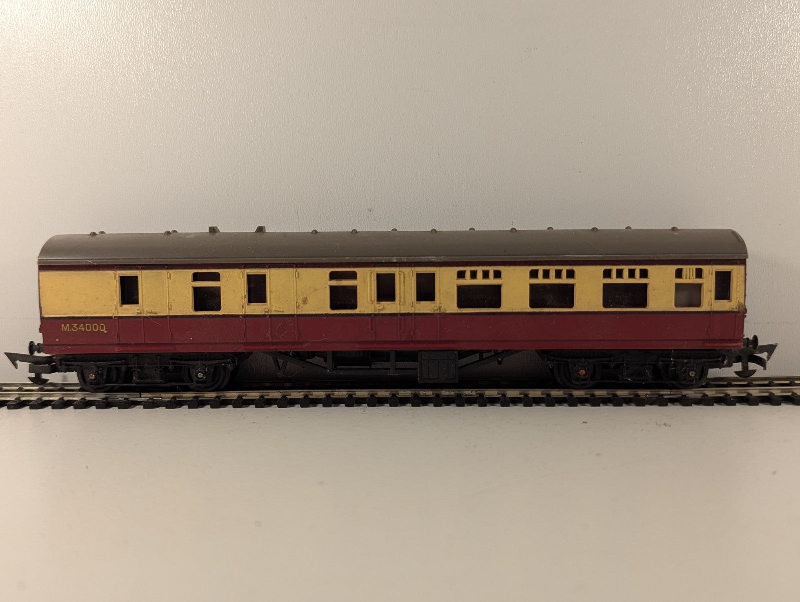 Tri-ang OO Gauge BR Main Line Brake Second Coach Passenger Coach