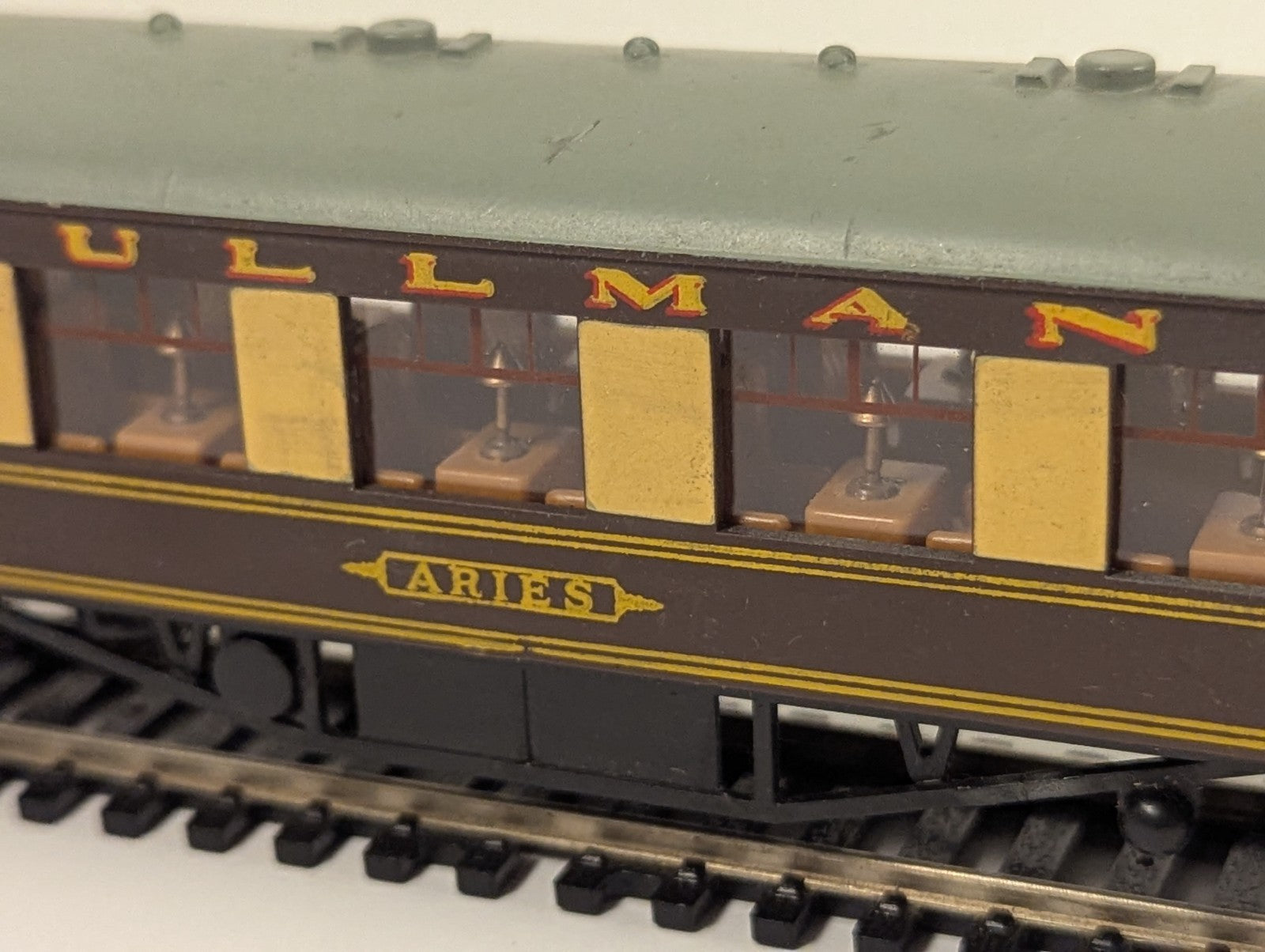 Hornby Dublo Pullman Car 'Aries' OO Gauge
