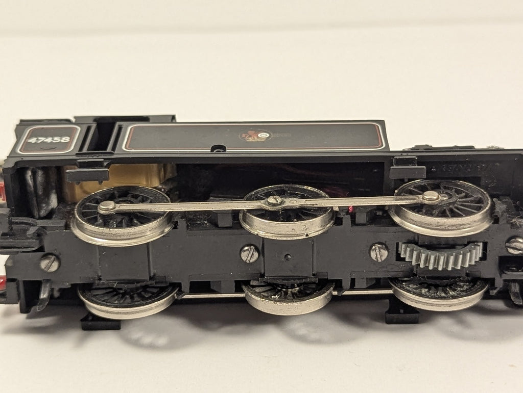 Hornby OO Gauge LMS Class 3F Jinty 0-6-0T Steam Locomotive 47458 BR Black R052