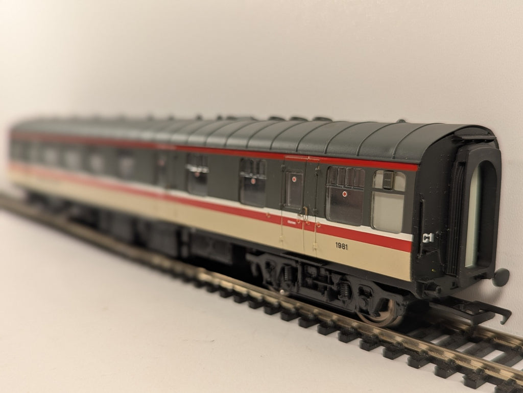 Bachmann OO Gauge BR Mk1 Restaurant Buffet Car RBR Passenger Coach 1981
