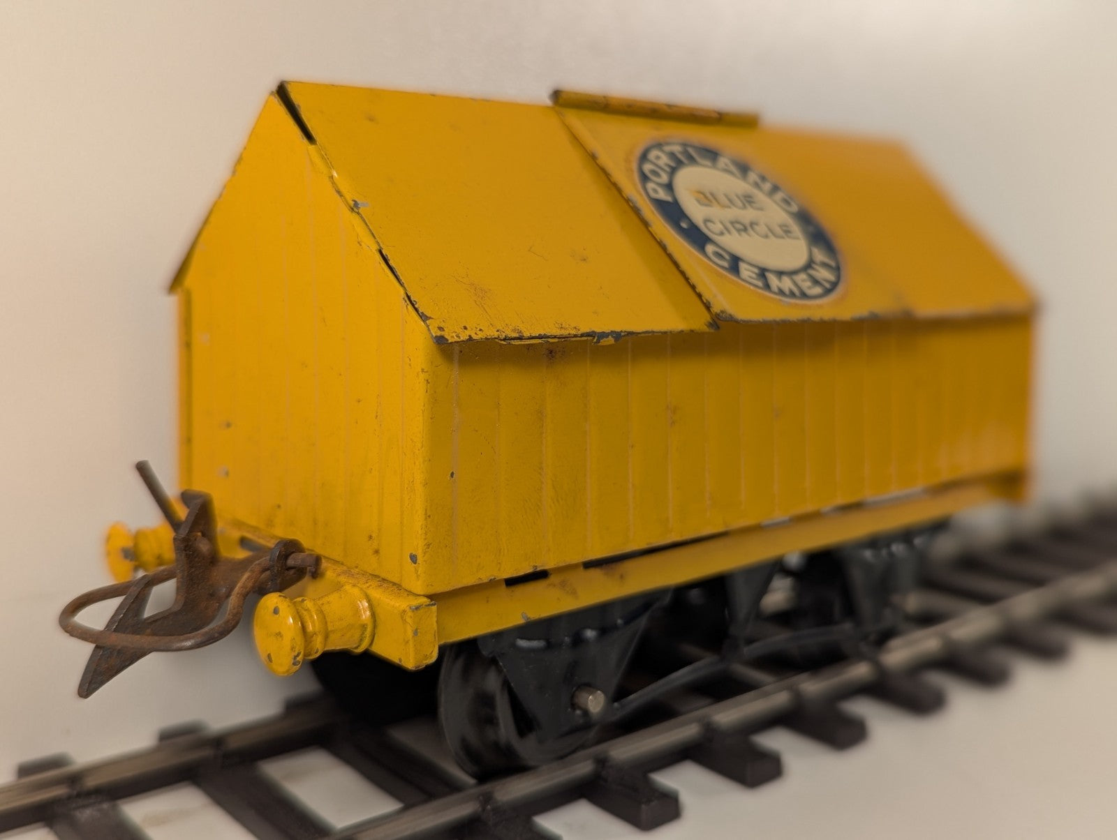 Hornby O Gauge Blue Circle Portland Cement Wagon - Damaged Decal