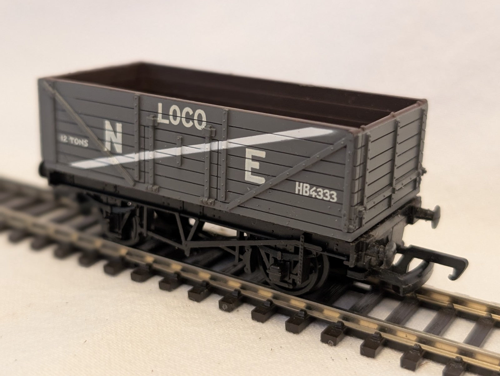 Mainline OO Gauge 7 Plank 12 Ton Loco Coal Wagon Goods Wagon HB4333