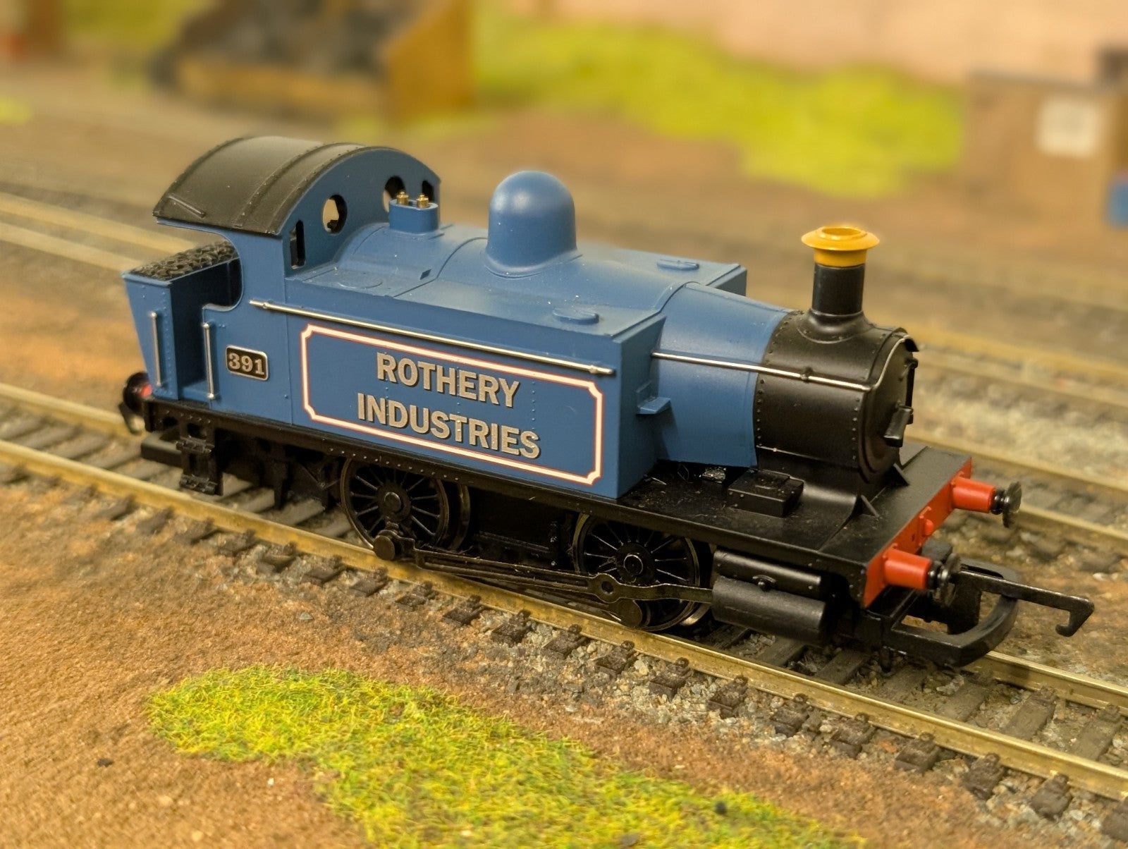 Hornby Railroad R3359 0-4-0 Rothery Industries 391 Locomotive