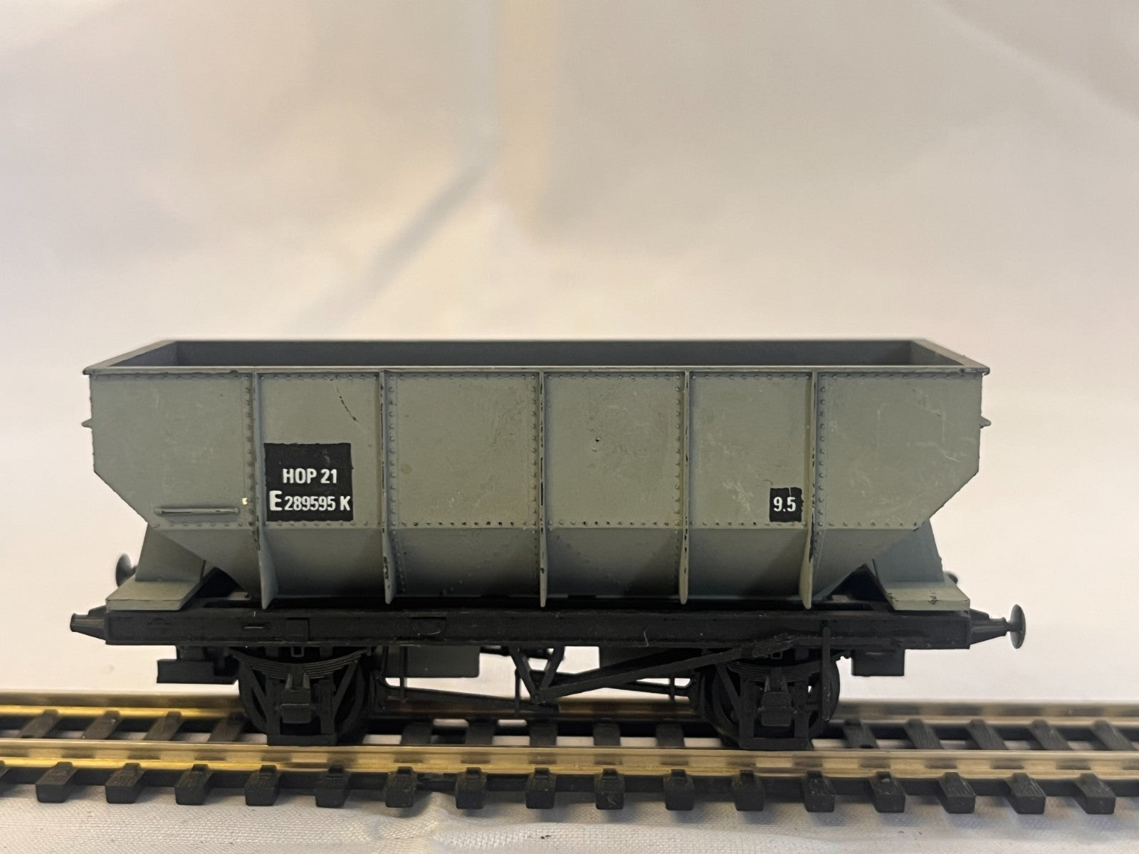 Dapol OO Gauge BR 21T Hopper Wagon Grey Missing Parts