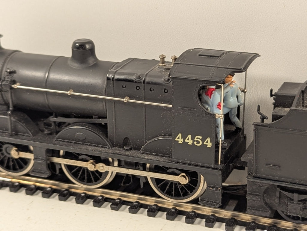 Airfix GMR OO Gauge Class 4F Steam Locomotive 54122