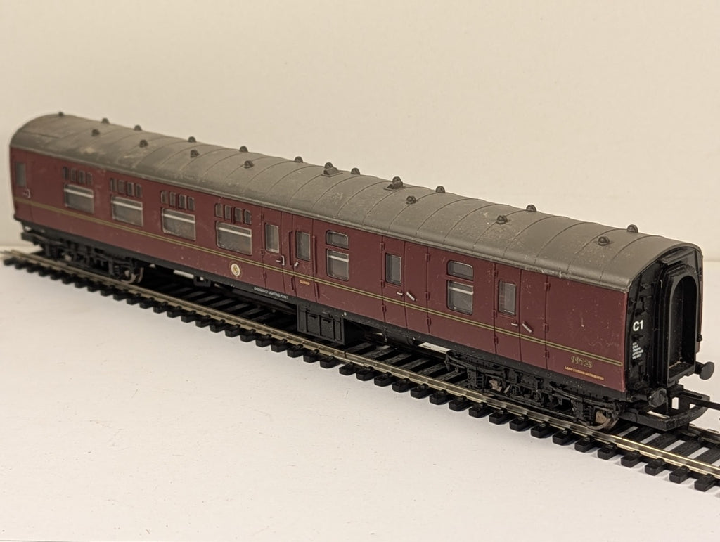 Hornby OO Gauge R4935 Hogwarts Railways Mk1 BSK 99723 (Needs a Clean)