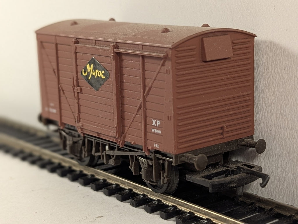 Airfix OO Gauge 12T Ventilated Van 'Muroc' Goods Wagon B751707