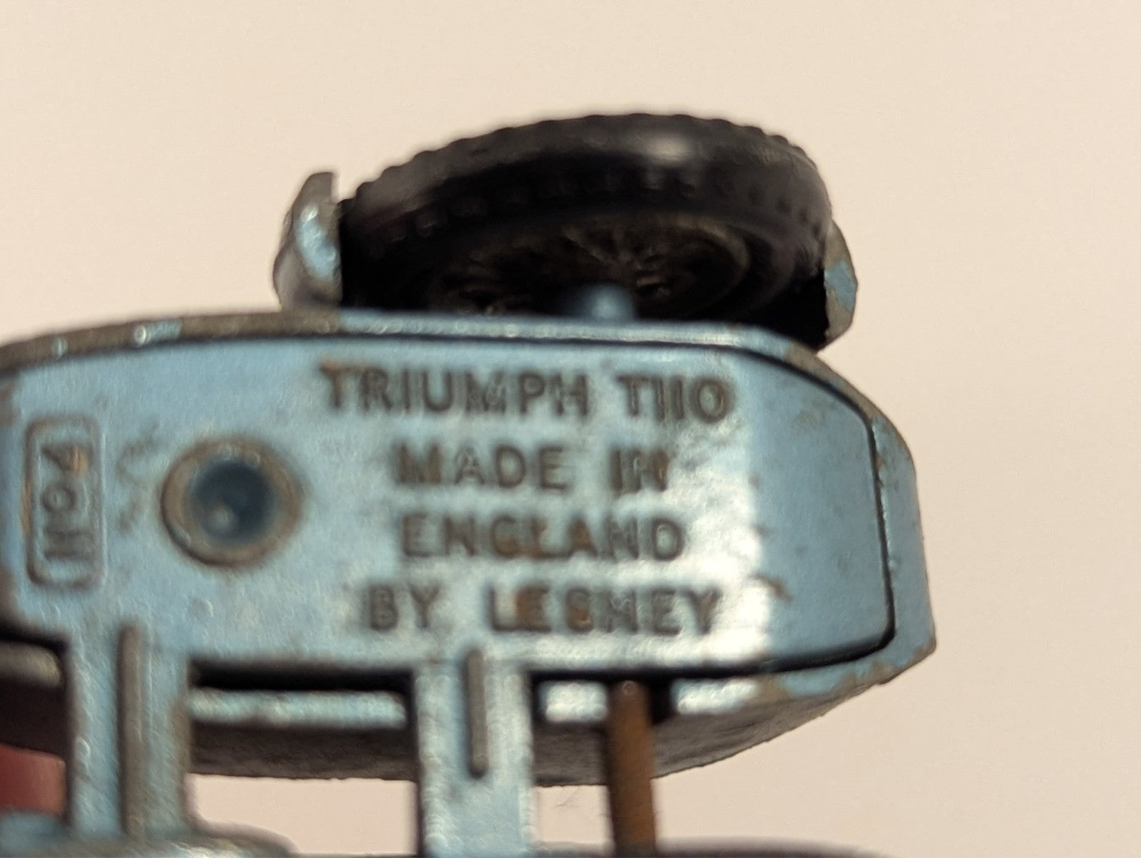 Matchbox Lesney No.4 Triumph T110 Motorcycle & Sidecar 1:64 - Chipped Paint