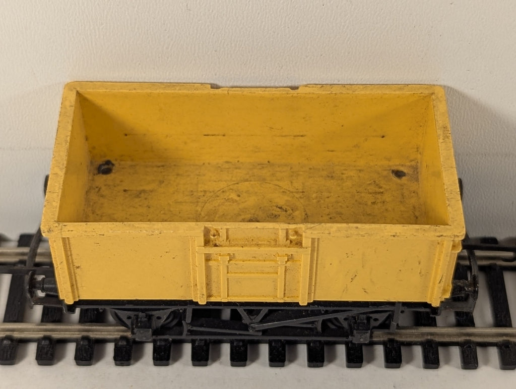 Tri-ang OO Gauge 7-Plank Open Wagon Goods Wagon Yellow
