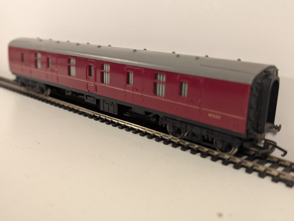 Hornby R4619 BR Mk1 Full Brake Coach BR Maroon